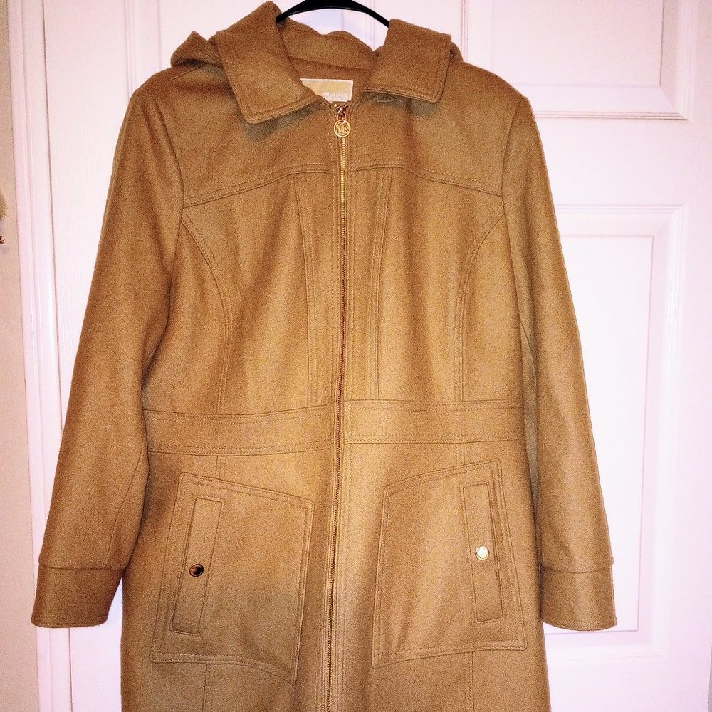 Michael kors zip up beige coat